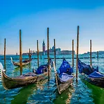 With Pool In 53920 Bibione