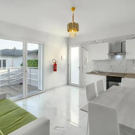 With Pool In 53920 *