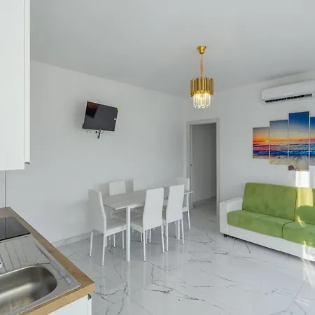 With Pool In 53920 Bibione