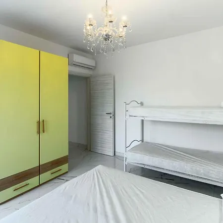 With Pool In 53920 Appartamento Bibione