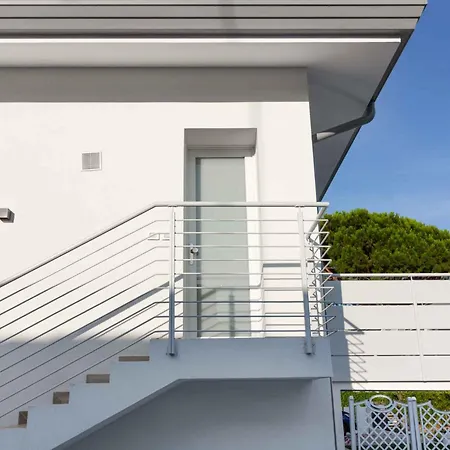 With Pool In 53920 *