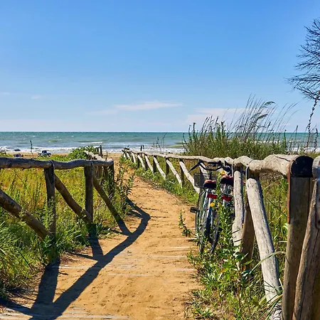 With Pool In 53920 Apartment Bibione