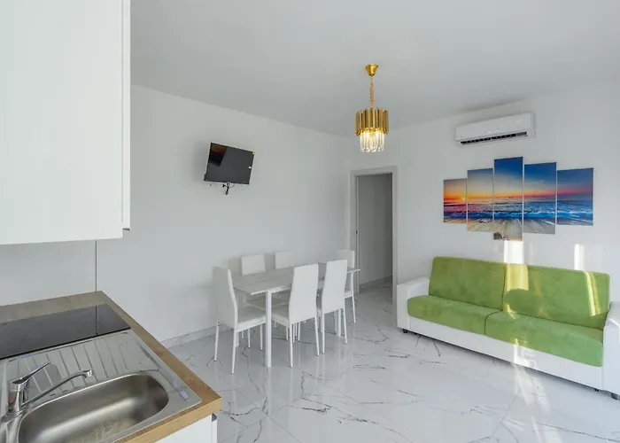 With Pool In 53920 Bibione